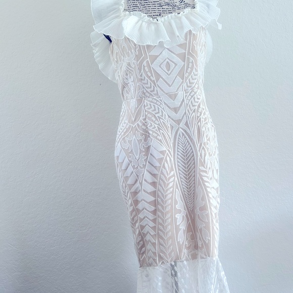 Selfie Leslie Elegant White Ruffle Lace Dress - Picture 4 of 5